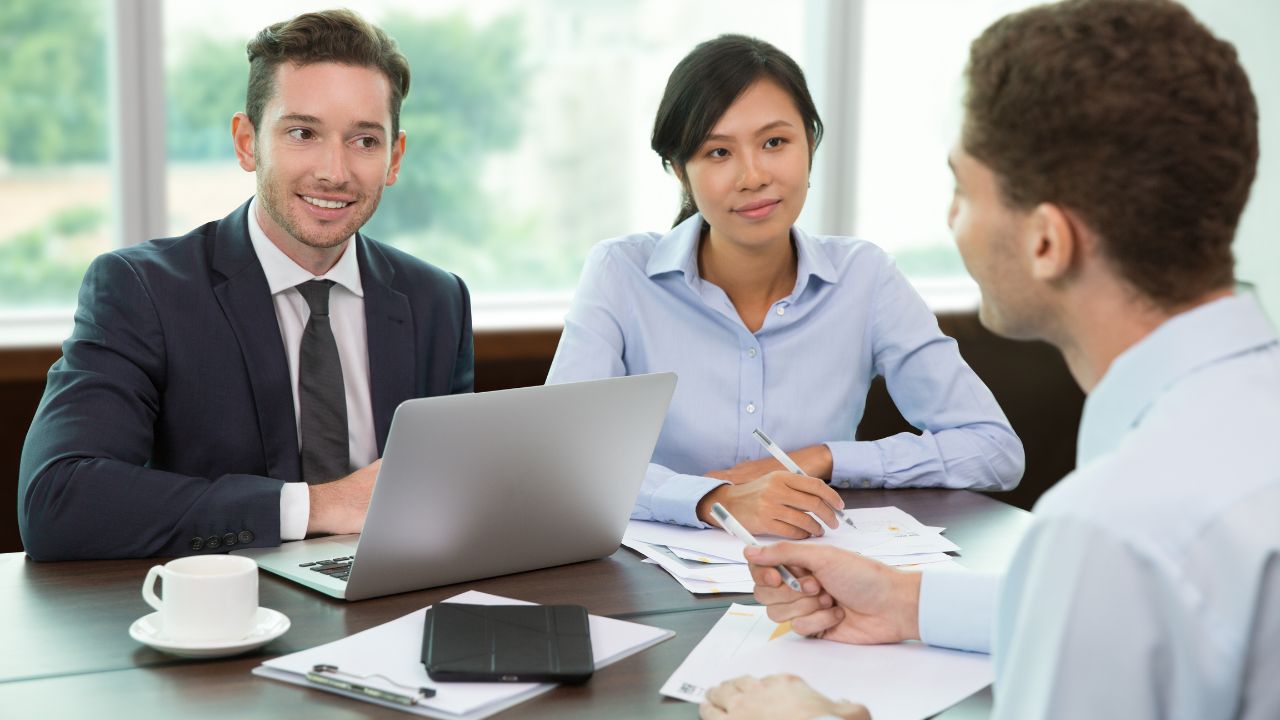 HR & Payroll Management for Trucking